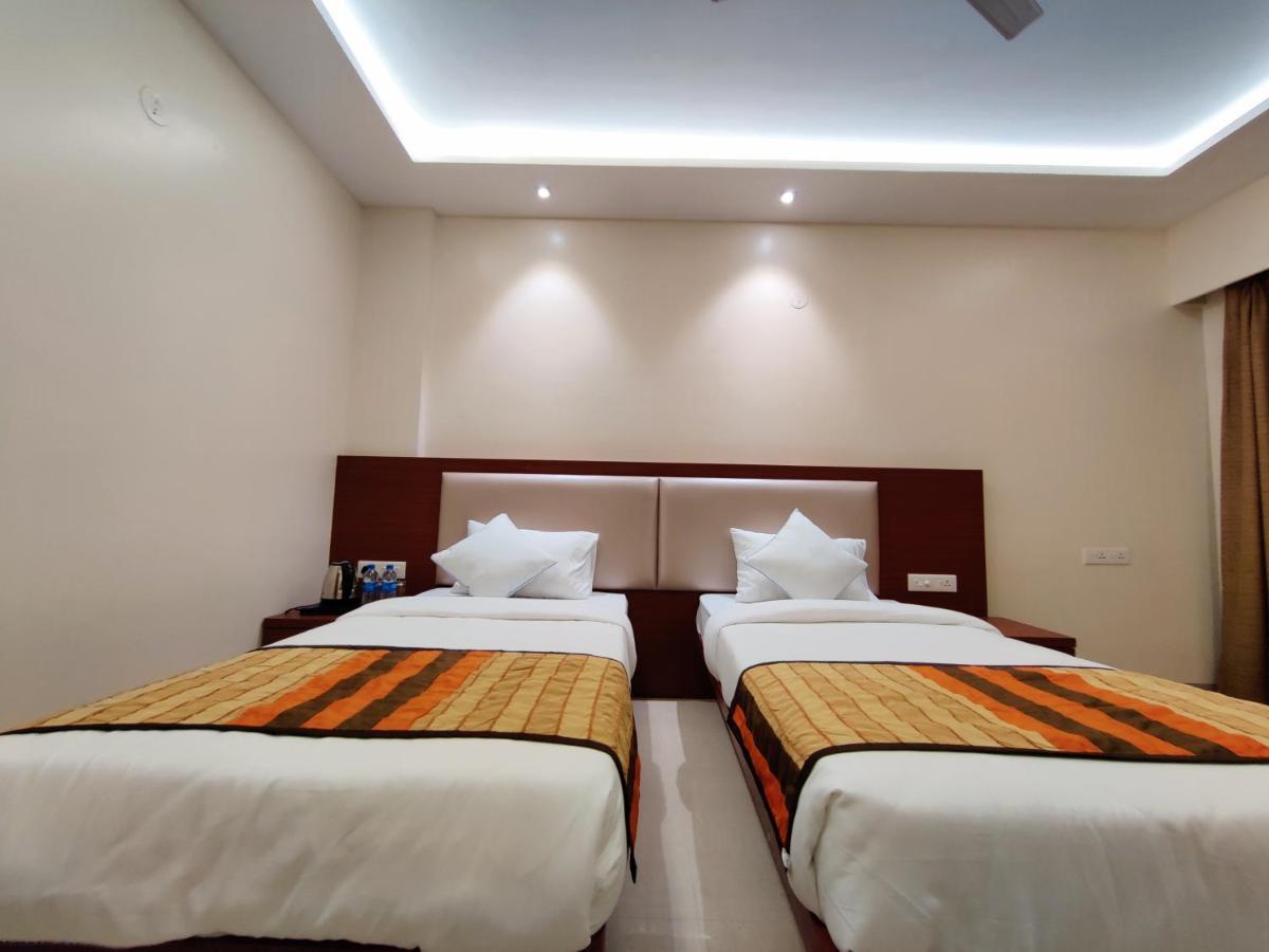 Serenity By Monarch, Baner Pune Méribel Village Exterior foto