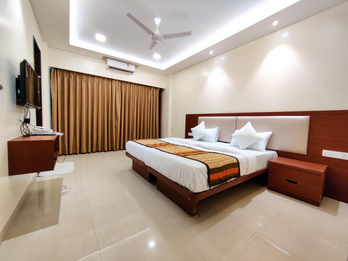 Serenity By Monarch, Baner Pune Méribel Village Exterior foto