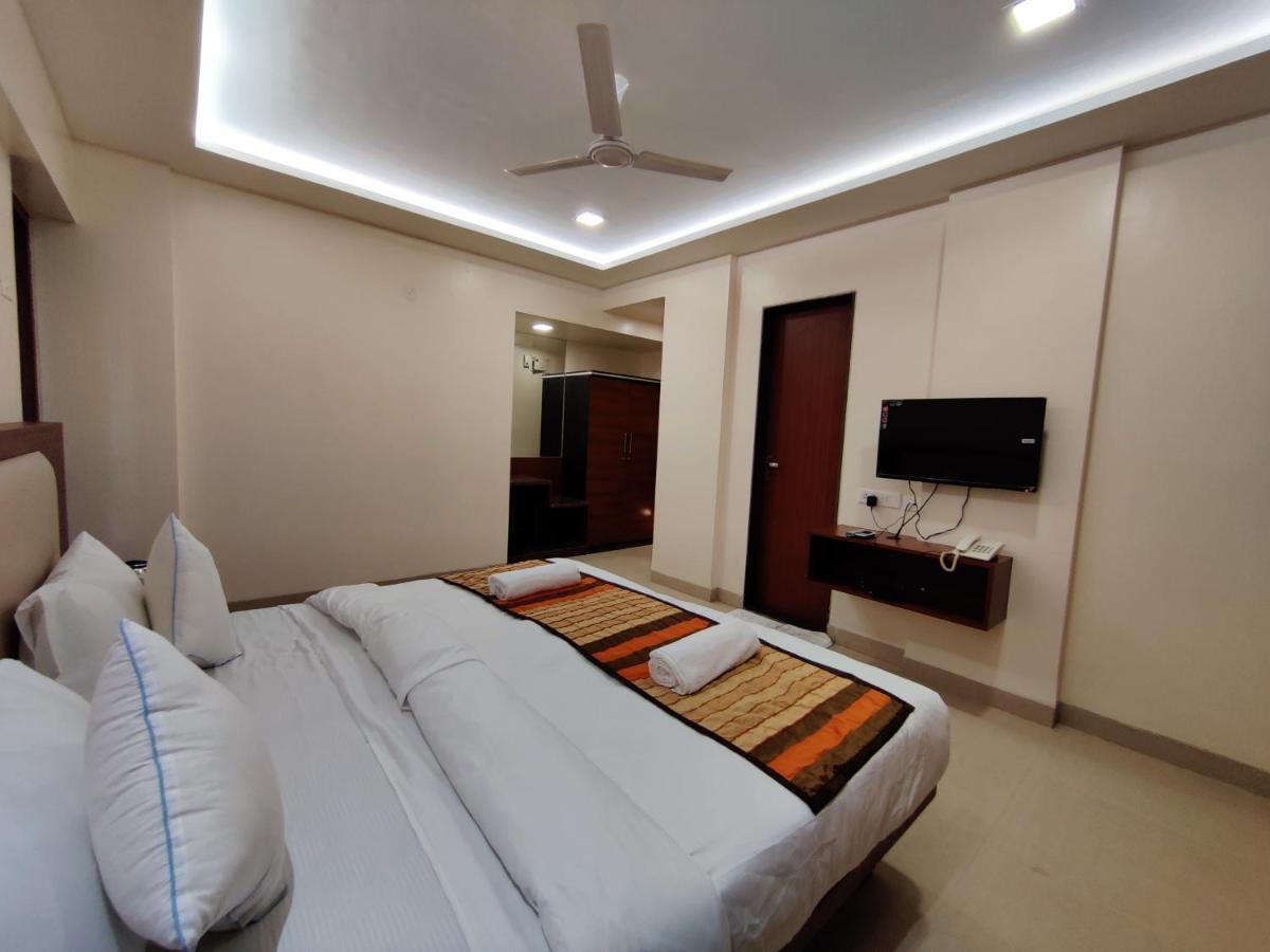 Serenity By Monarch, Baner Pune Méribel Village Exterior foto