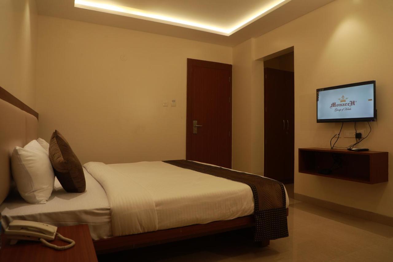 Serenity By Monarch, Baner Pune Méribel Village Exterior foto