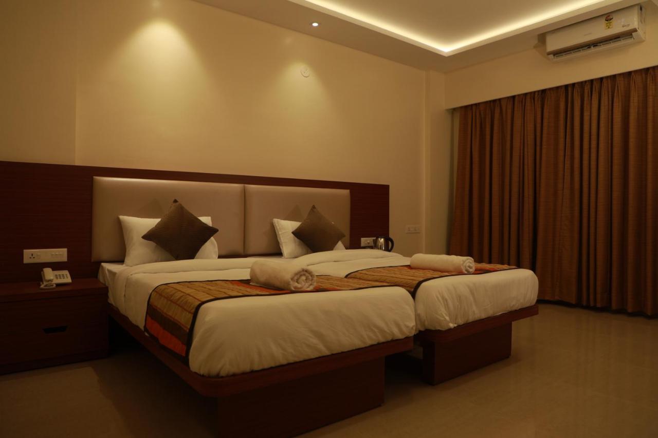 Serenity By Monarch, Baner Pune Méribel Village Exterior foto